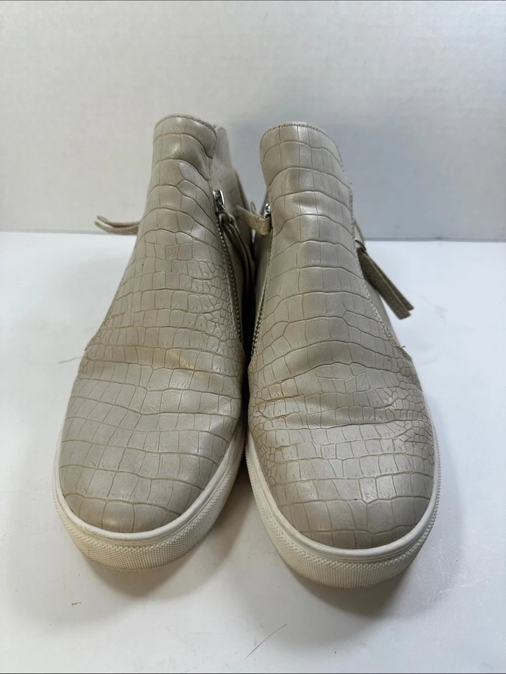 Steve Madden Women’s Beige Croc-Embossed Zip Sneaker Boot Size 8